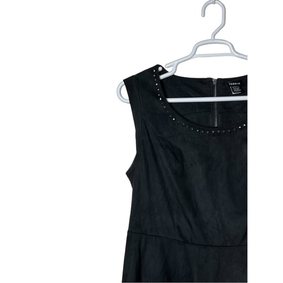 TORRID FAUX SUEDE SLEEVELESS STUDDED PEPLUM TOP BLACK IN COLOR SIZE 1 (1X) - Picture 4 of 10